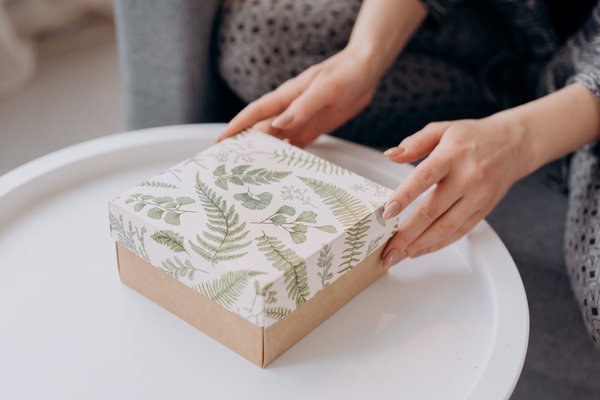 Le cadeau parfait pour les adolescents - une boîte de produits de beauté